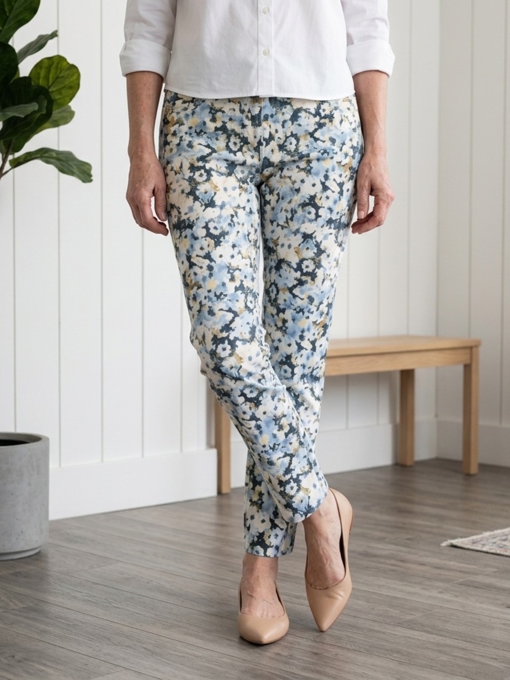 Lisette L Floral Print Pants Size 8